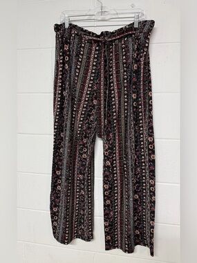 Studio Black Floral-Print Wide Leg Pants